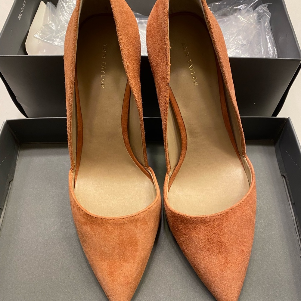 Ann Taylor Pumps